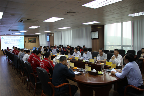 Tổng Giám đốc PV Power và đoàn công tác làm việc tại Nhà máy Nhiệt điện Vũng Áng 1 về tình hình sản xuất năm 2026.