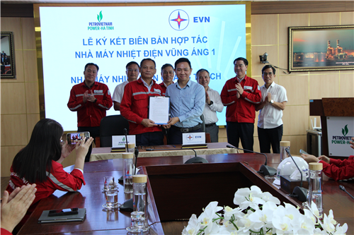 VŨNG ÁNG 1 VÀ QUẢNG TRẠCH KÝ KẾT BIÊN BẢN GHI NHỚ HỢP TÁC, TĂNG CƯỜNG CHIA SẺ KINH NGHIỆM VÀ HỖ TRỢ KỸ THUẬT