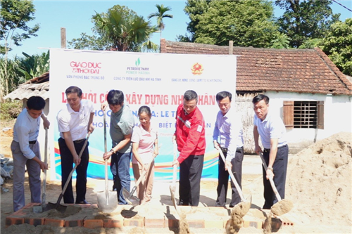 Khởi công Nhà Nhân ái cho người phụ nữ khuyết tật nuôi mẹ già, con ăn học