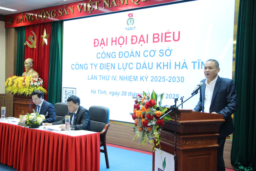 Lãnh đạo Công ty Điện lực Dầu khí Hà Tĩnh phát biểu tại Đại hội.